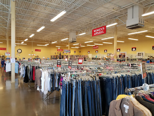 Thrift Store «St Vincent De Paul - West Broadway Thrift Store», reviews and photos, 2345 W Broadway, Eugene, OR 97402, USA