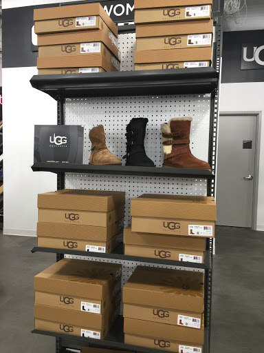 Department Store «Saks OFF 5TH», reviews and photos, 1675 Rockville Pike, Rockville, MD 20852, USA