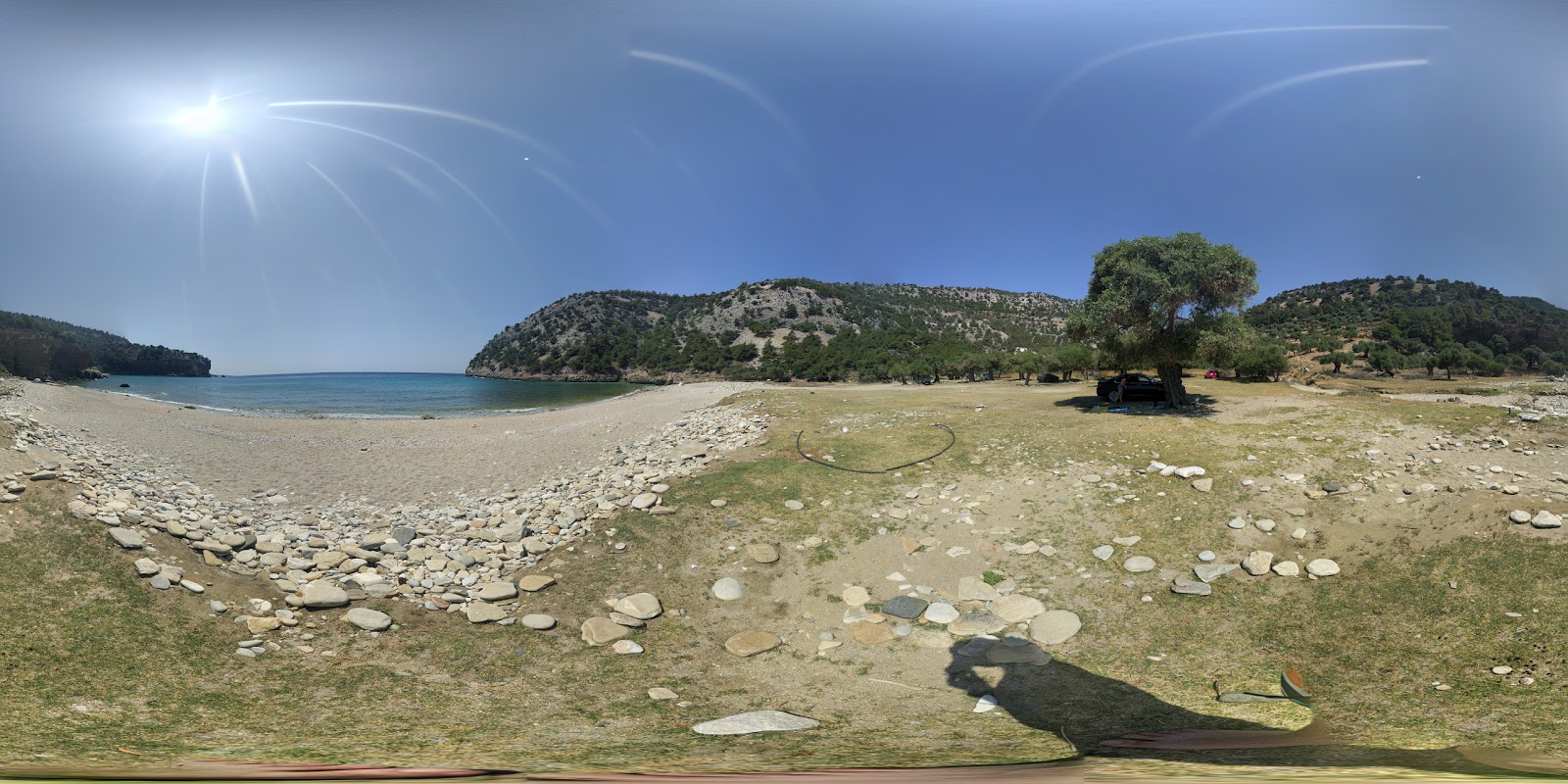 Foto av Livadi beach och dess vackra landskap