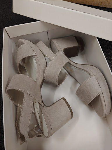 Shoe Store «DSW Designer Shoe Warehouse», reviews and photos, 300 Commons Way, Bridgewater, NJ 08807, USA