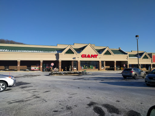 Grocery Store «Giant Food Stores», reviews and photos, 4855 West Chester Pike, Newtown Square, PA 19073, USA