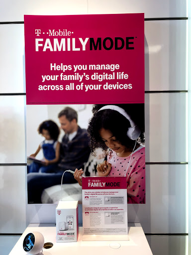 Cell Phone Store «T-Mobile», reviews and photos, 135 Ranch Dr, Milpitas, CA 95035, USA