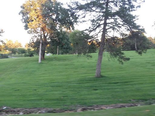 Golf Course «Hillcrest Country Club», reviews and photos, 8200 Hillcrest Rd, Kansas City, MO 64132, USA