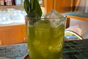 Le Trianon Cocktail Bar image