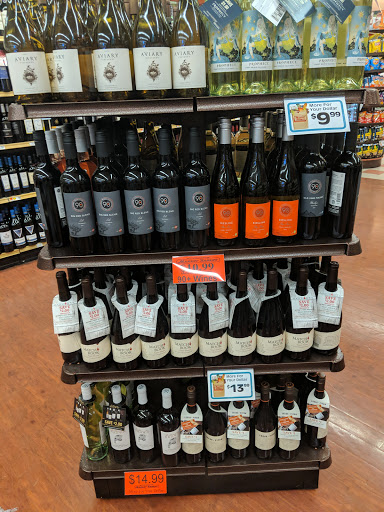 State Liquor Store «NH Liquor & Wine Outlet», reviews and photos, 92 Cluff Crossing Rd, Salem, NH 03079, USA