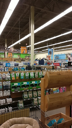 Pet Supply Store «Petco Animal Supplies», reviews and photos, 6025 Kruse Dr #159, Solon, OH 44139, USA