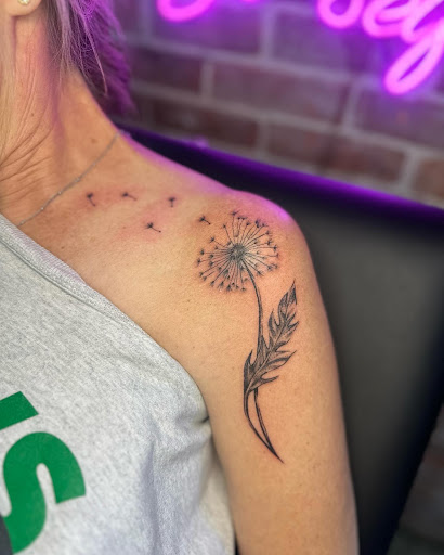 Explore wrap tattoo ideas, creative tattoo ideas in Belgrade, available at The Loyal Sparrow Tattoo and Piercing