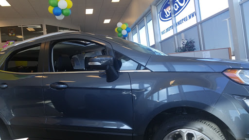 Car Dealer «Uptown Ford Lincoln», reviews and photos, 2111 N Mayfair Rd, Milwaukee, WI 53226, USA