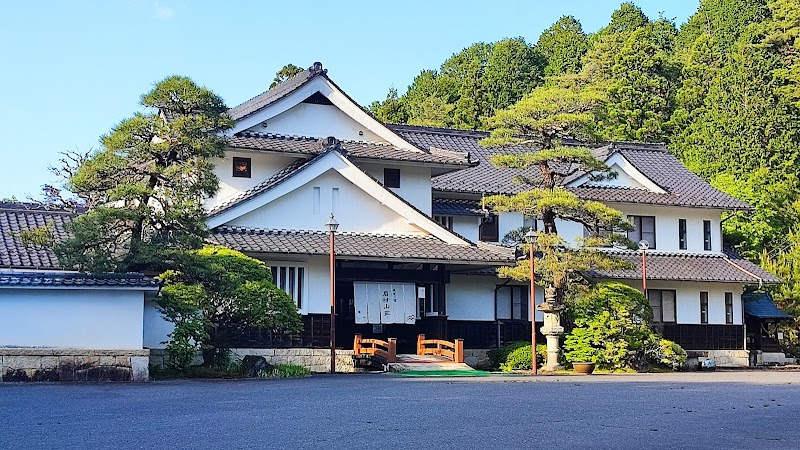 岩村山荘