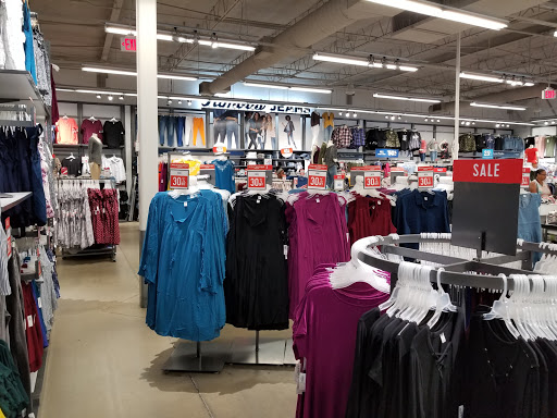 Clothing Store «Old Navy», reviews and photos, 36698 Bayside Outlet Dr, Rehoboth Beach, DE 19971, USA