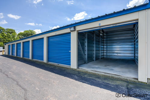 Self-Storage Facility «CubeSmart Self Storage», reviews and photos, 1700 Diamond Hill Road, Woonsocket, RI 02895, USA
