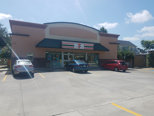7-Eleven, 319 N Woodland Blvd, DeLand, FL 32720, USA, 