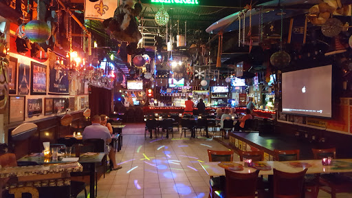 Outlet Mall «Shoreline Village Mall», reviews and photos, 886 Harbor Blvd, Destin, FL 32541, USA