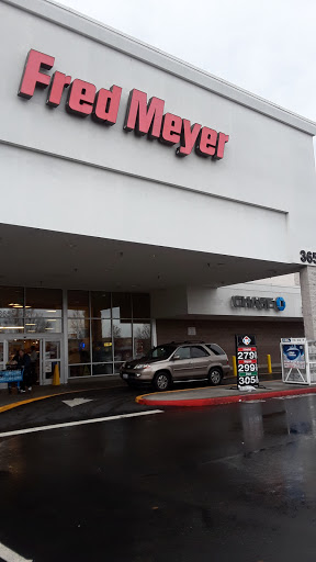 Grocery Store «Fred Meyer», reviews and photos, 365 Renton Center Way SW, Renton, WA 98057, USA