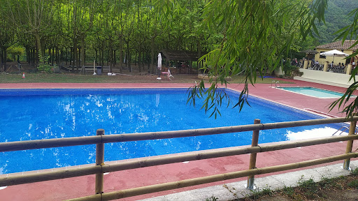 Piscina d osor en Osor, Girona
