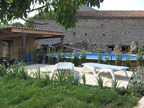 Agence de location de maisons de vacances Les Genêts - L'Oustal del Vailets Valderiès