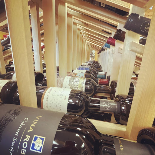 Liquor Store «Cornwall Wines & Spirits», reviews and photos, 45 Quaker Ave, Cornwall, NY 12518, USA