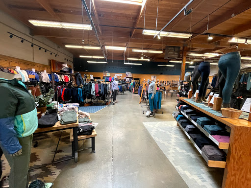 Camping Store «REI», reviews and photos, 7410 SW Bridgeport Rd, Tigard, OR 97224, USA