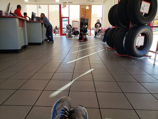 Tire Shop «Discount Tire Store - Cedar Hill, TX», reviews and photos, 142 N Hwy 67, Cedar Hill, TX 75104, USA