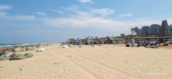 Foto von Patinapakkam Beach und die siedlung