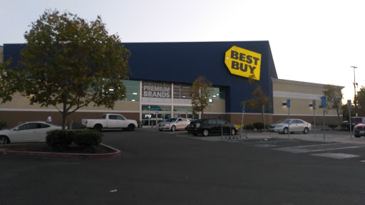 Electronics Store «Best Buy», reviews and photos, 3700 Mandela Pkwy, Oakland, CA 94608, USA