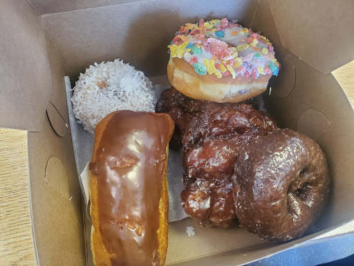 Yum Yum Donuts, 3663 Fort St, Lincoln Park, MI 48146, USA, 