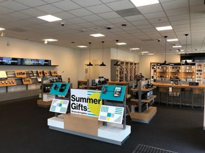 Cell Phone Store «Verizon», reviews and photos, 2241 Prairie Center Pkwy, Brighton, CO 80601, USA