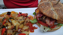 Hamburger du Restaurant canadien Restaurant Ontario Salmon à Grenoble - n°2