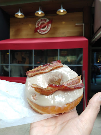 Donut Shop «Do-Rite Donuts & Coffee», reviews and photos, 50 W Randolph St, Chicago, IL 60601, USA