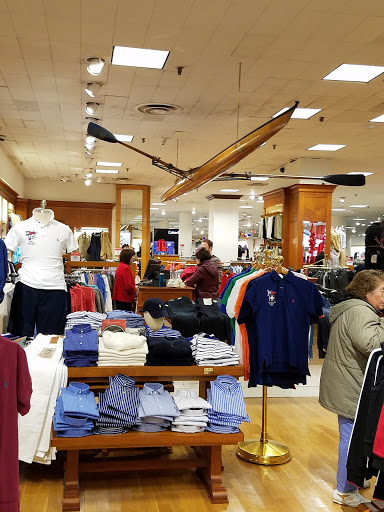 Shopping Mall «Westfield Old Orchard», reviews and photos, 4905 Old Orchard Shopping Center, Skokie, IL 60077, USA