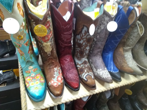 Western Apparel Store «Country General Store», reviews and photos, 6279 Van Nuys Blvd, Van Nuys, CA 91401, USA