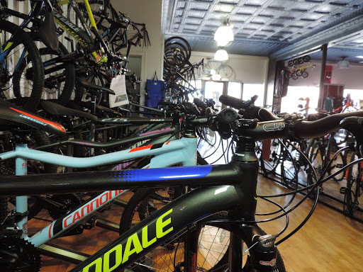 Bicycle Store «The Bike Hub», reviews and photos, 495 N Main St, Glen Ellyn, IL 60137, USA