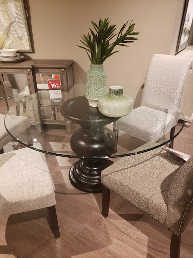 Furniture Store «Art Van Furniture - Ann Arbor», reviews and photos, 425 E Eisenhower Pkwy, Ann Arbor, MI 48108, USA