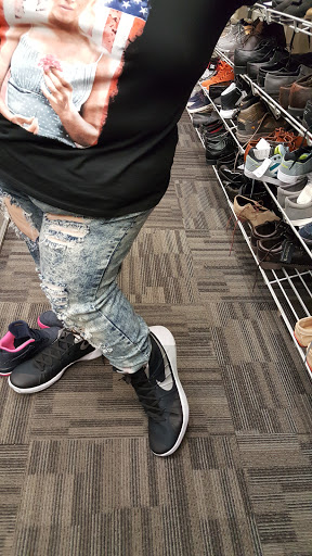 Clothing Store «Burlington Coat Factory», reviews and photos, 22331 Eureka Rd, Taylor, MI 48180, USA