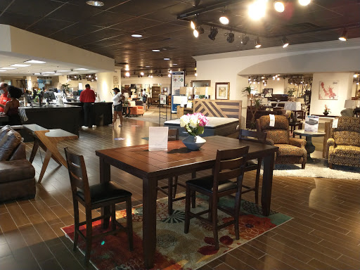 Outlet Store «Rooms To Go Outlet Furniture Store - Norcross», reviews and photos, 6288 Dawson Blvd, Norcross, GA 30093, USA