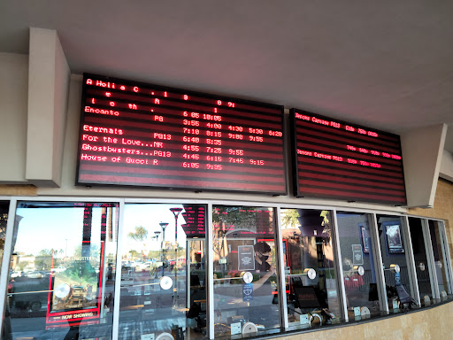 Movie Theater «Harkins Theatres Gateway Pavilions 18», reviews and photos, 10250 W McDowell Rd, Avondale, AZ 85392, USA