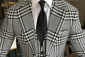 Michael Frackowiak - Bespoke Suits and Shirts Tailor