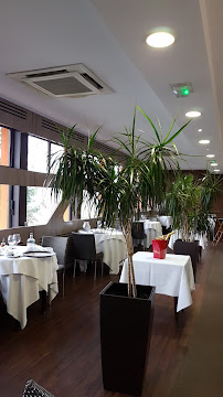 Atmosphère du Restaurant gastronomique Restaurant Du Pont de Jons - n°17