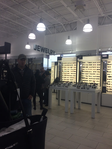 Department Store «Saks OFF 5TH», reviews and photos, 3885 Eagan Outlets Pkwy, Eagan, MN 55122, USA