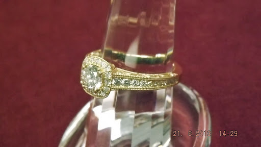 Jewelry Store «Jewelry, Gems & Design Co.», reviews and photos, 9542 W 147th St, Orland Park, IL 60462, USA