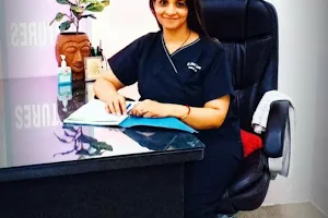 mint Dentaire Dental Clinic Noida image