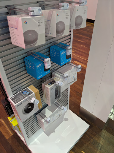 Cell Phone Store «T-Mobile», reviews and photos, 8251 Flying Cloud Dr Suite 2226, Eden Prairie, MN 55344, USA