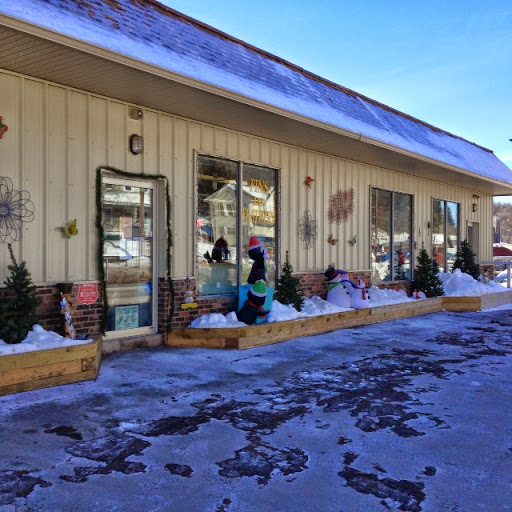 Fins And Feathers, 222 Willow Ave, Honesdale, PA 18431, USA, 