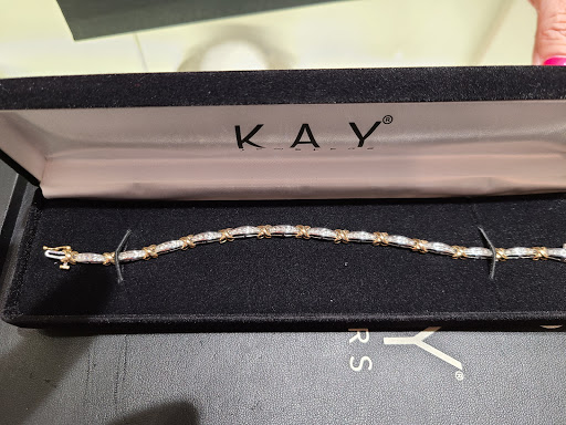 Jewelry Store «Kay Jewelers», reviews and photos, 525 Clairton Blvd, Pleasant Hills, PA 15236, USA