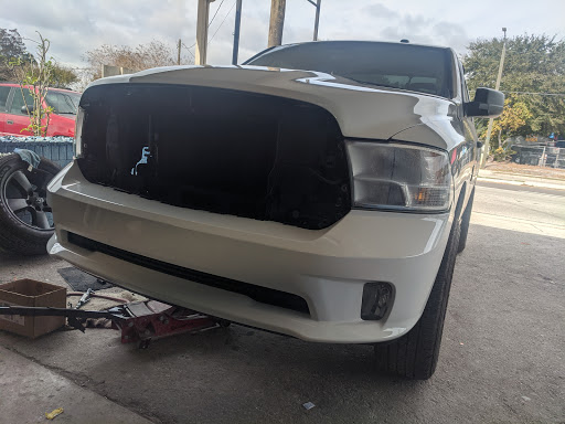 Auto Body Shop «MS Paint & Body Shop», reviews and photos, 3311 W Columbus Dr, Tampa, FL 33607, USA