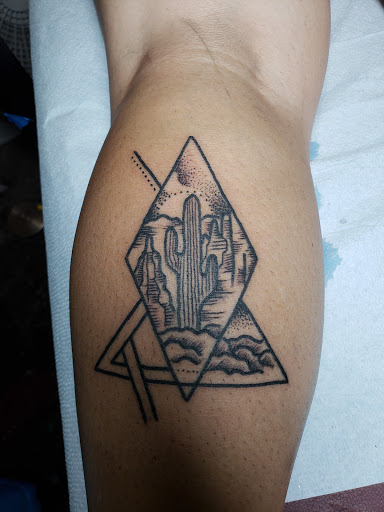 Tattoo Shop «Kreepy Tiki Tattoo», reviews and photos, 2606 S Federal Hwy, Fort Lauderdale, FL 33316, USA