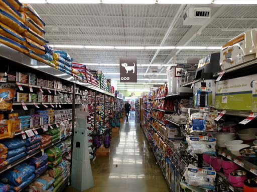 Pet Supply Store «Pet Supplies Plus», reviews and photos, 299 Roosevelt Rd, Glen Ellyn, IL 60137, USA