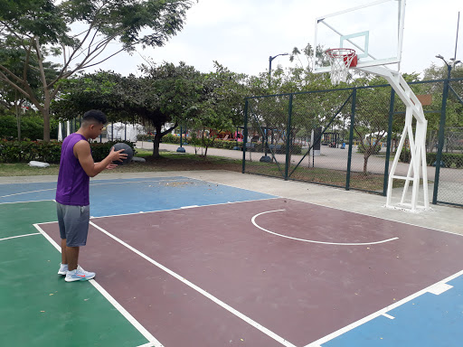Parks with bar in Guayaquil