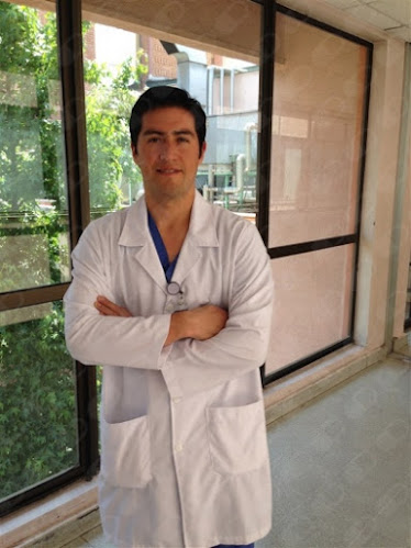 Dr. Cristian Alejandro Gamboa Cespedes, Cirujano general - Cirujano plástico
