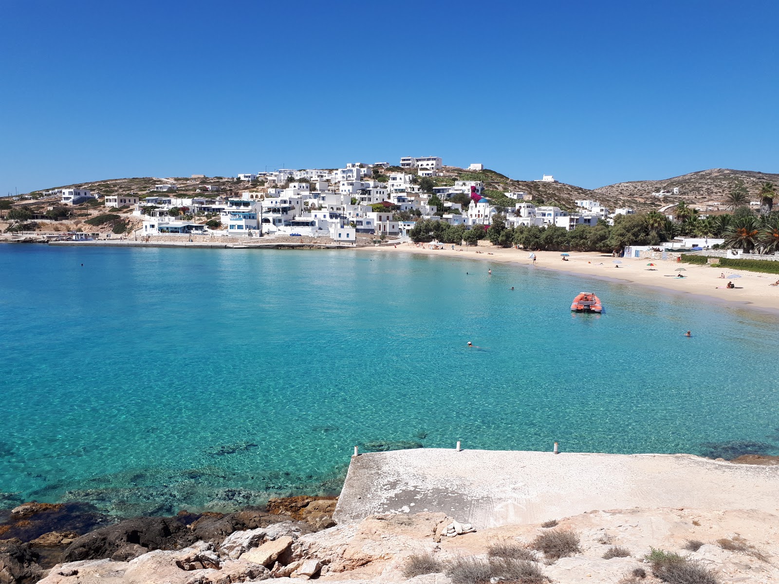 Fotografija Plaža Meltemi z svetel pesek površino